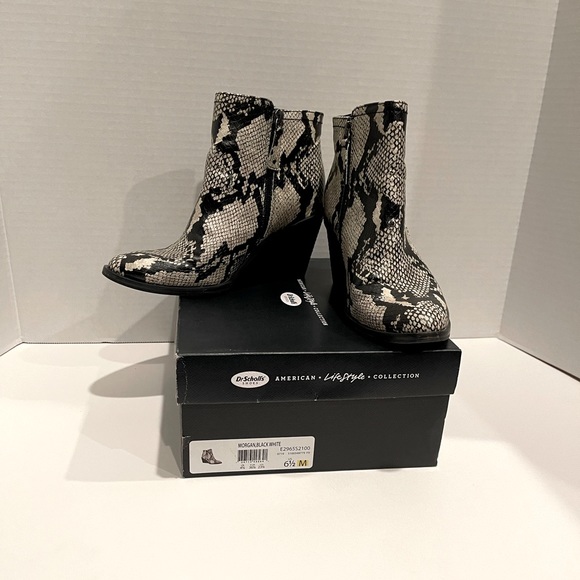 Women's Dr. Scholl's Morgan Wedge Bootie Black/White Snake Print Faux Leather. - Picture 2 of 9